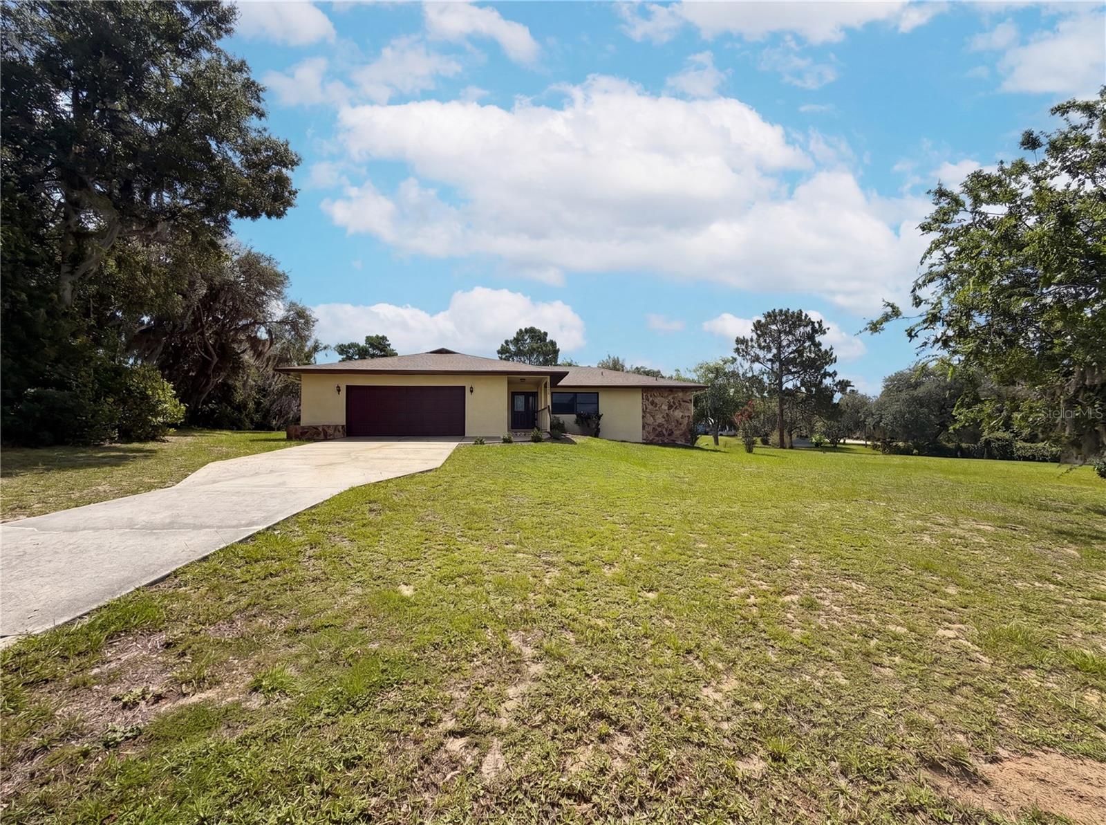 Single Family Residence in INVERNESS, FL - Daniel Dourado