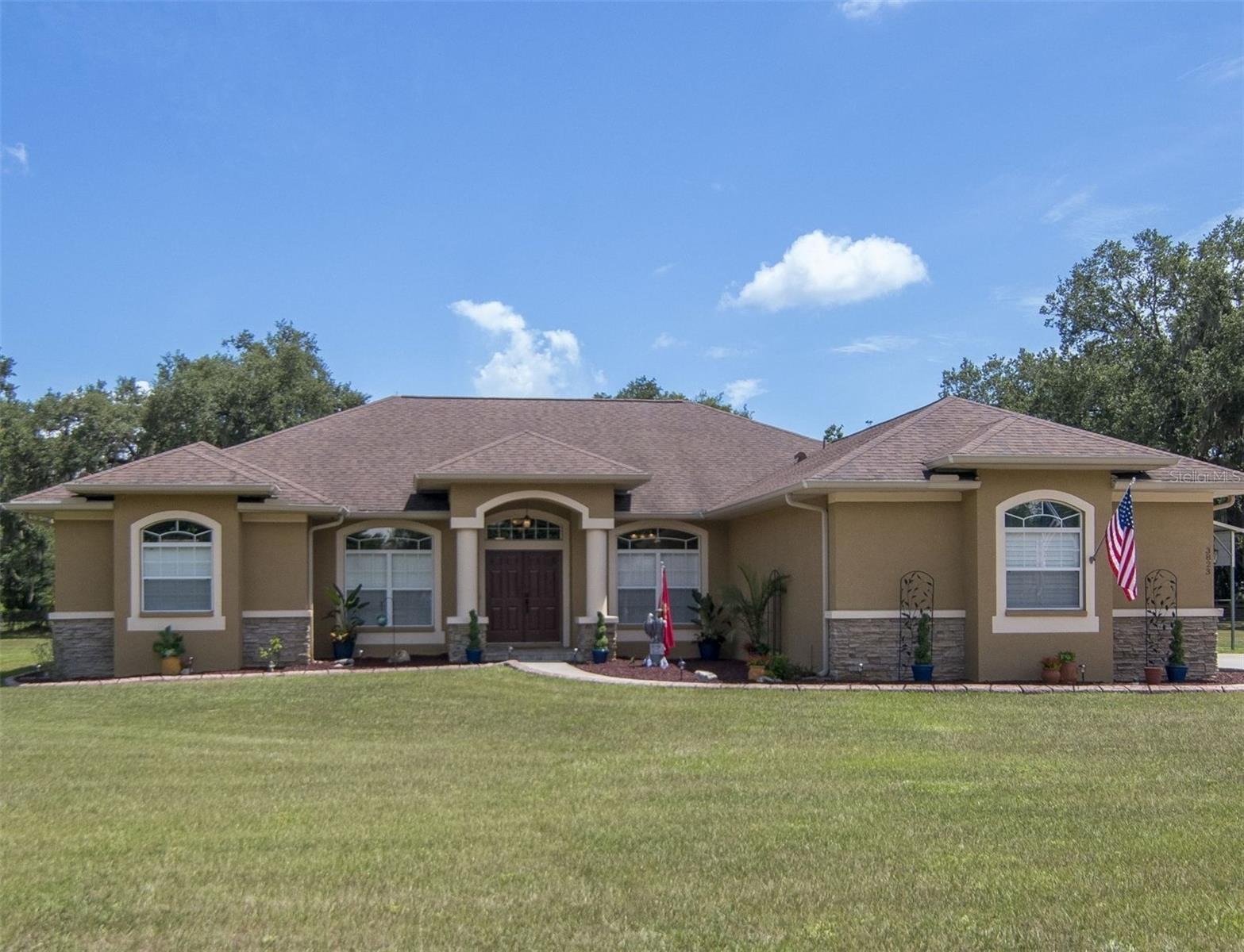 Single Family Residence in PLANT CITY, FL - Daniel Dourado