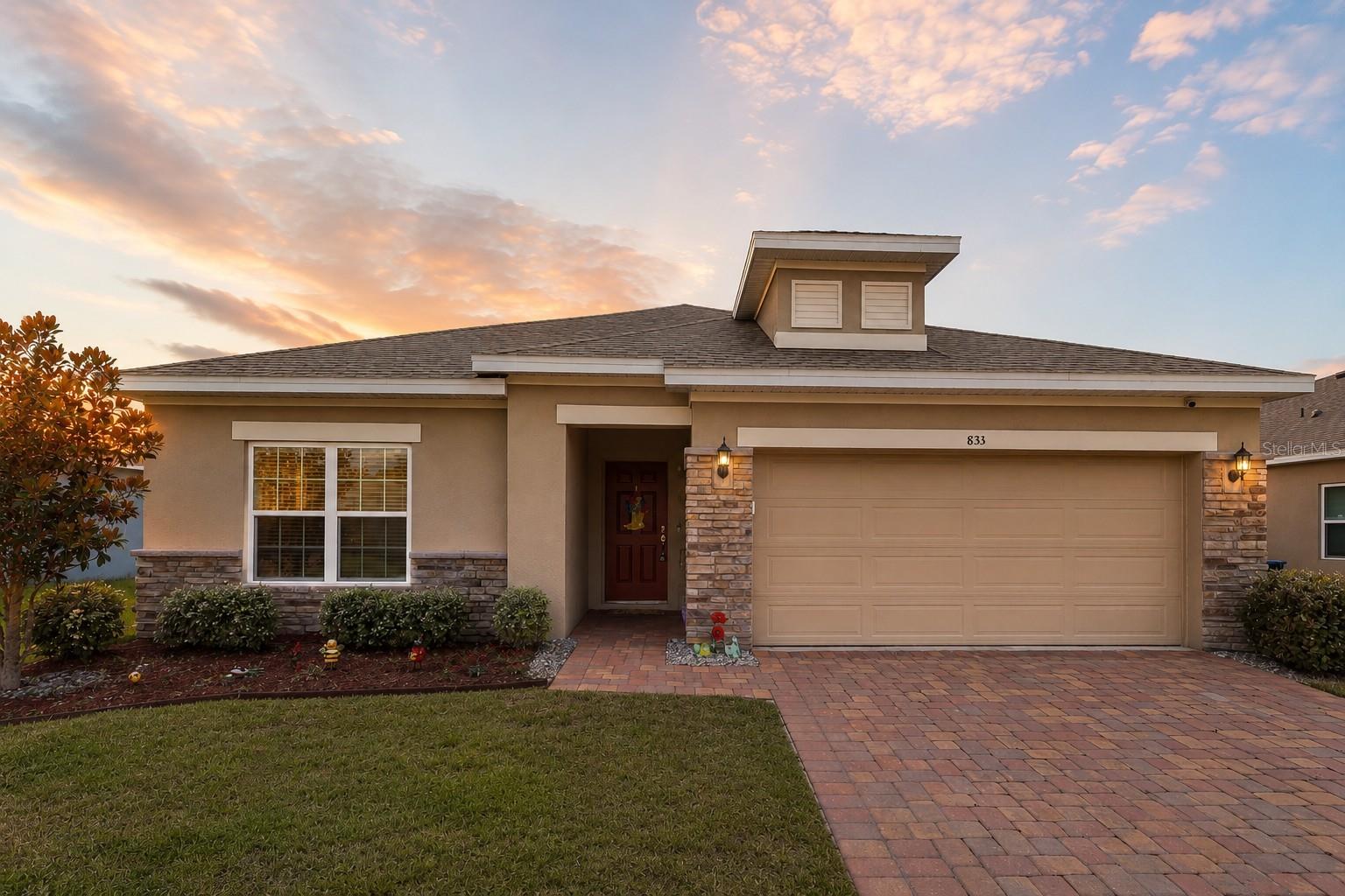 Single Family Residence in DAVENPORT, FL - Daniel Dourado