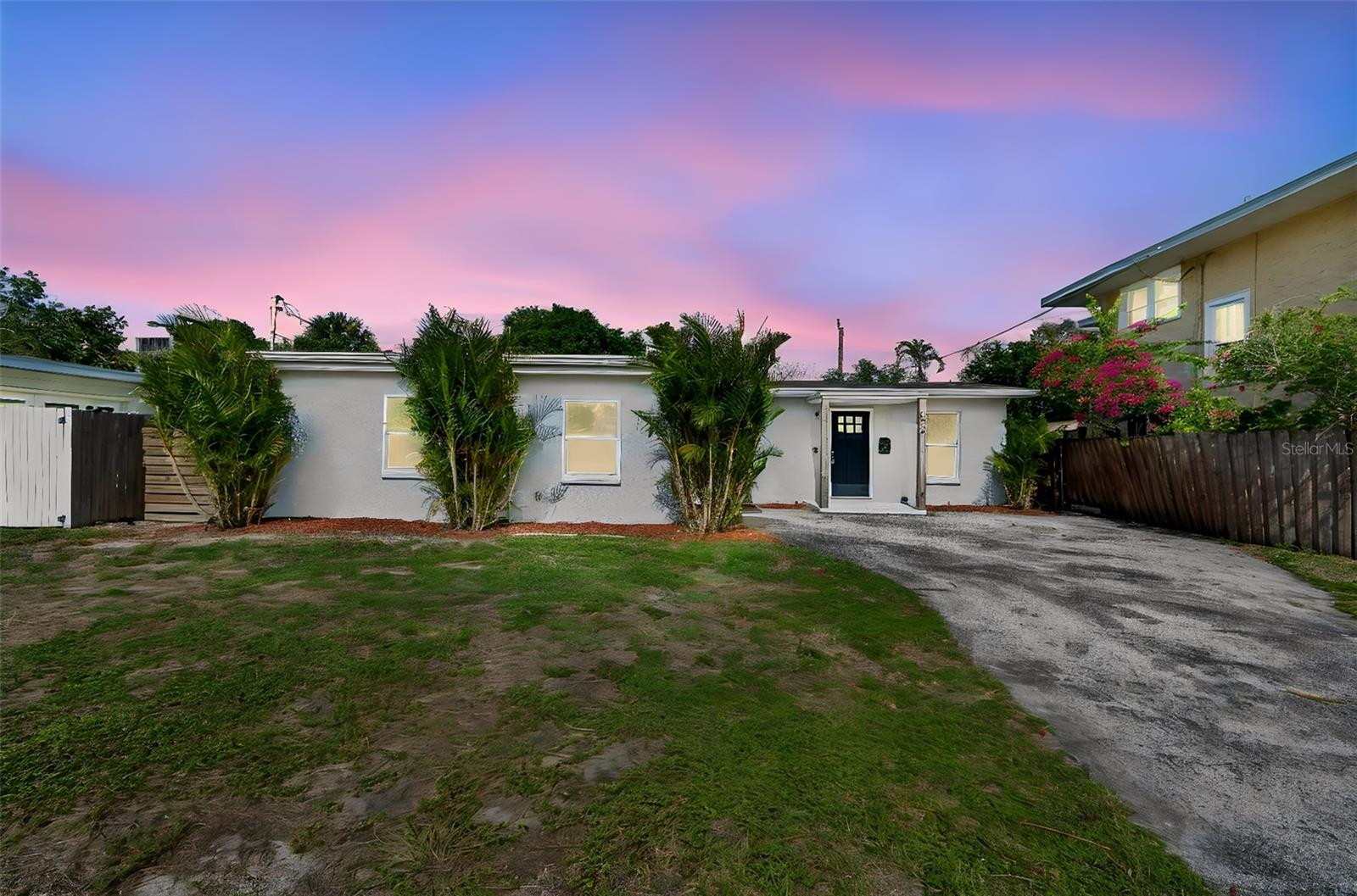 Single Family Residence in ST PETERSBURG, FL - Daniel Dourado