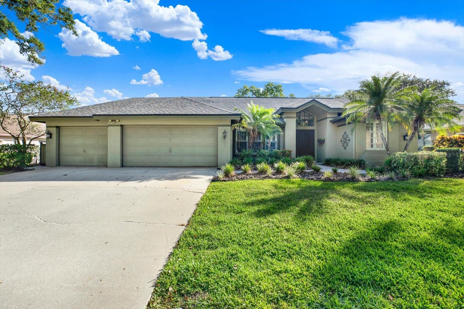 Single Family Residence in PALM HARBOR, FL - Daniel Dourado