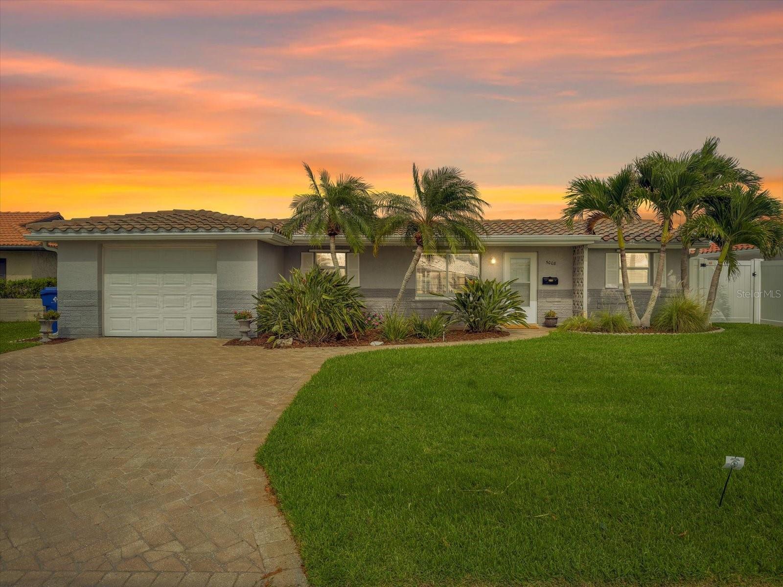 Single Family Residence em NEW PORT RICHEY, FL - Daniel Dourado
