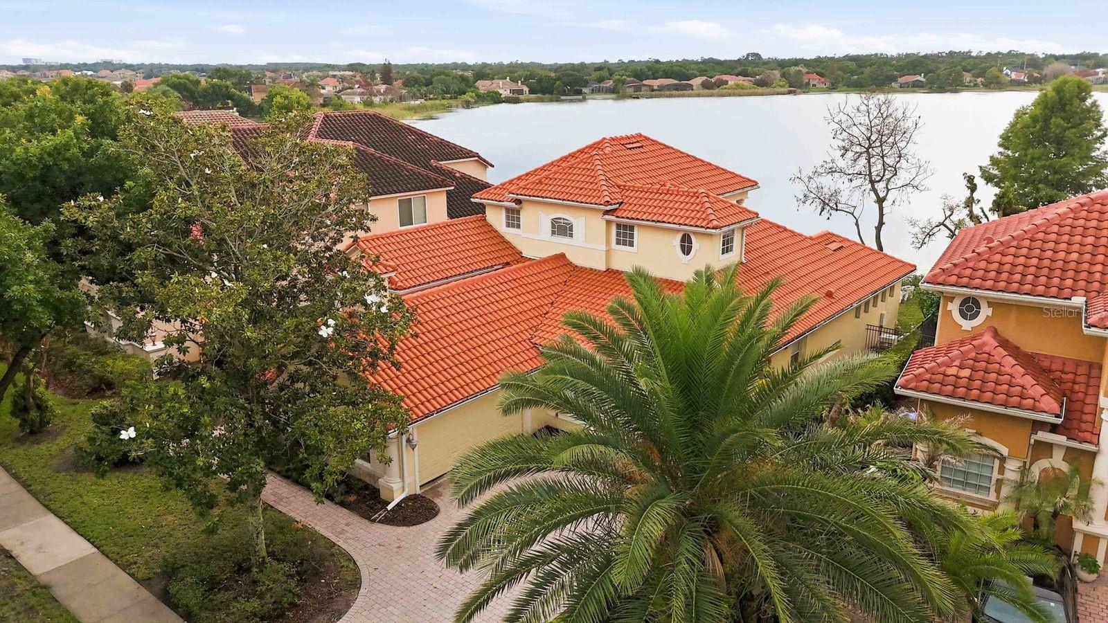 Single Family Residence in ORLANDO, FL - Daniel Dourado