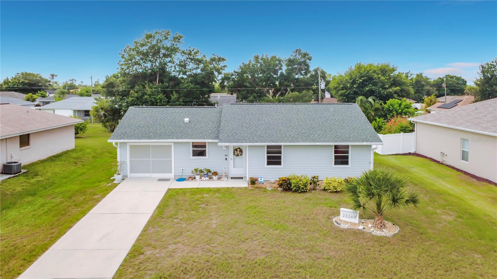 Single Family Residence em PORT CHARLOTTE, FL - Daniel Dourado