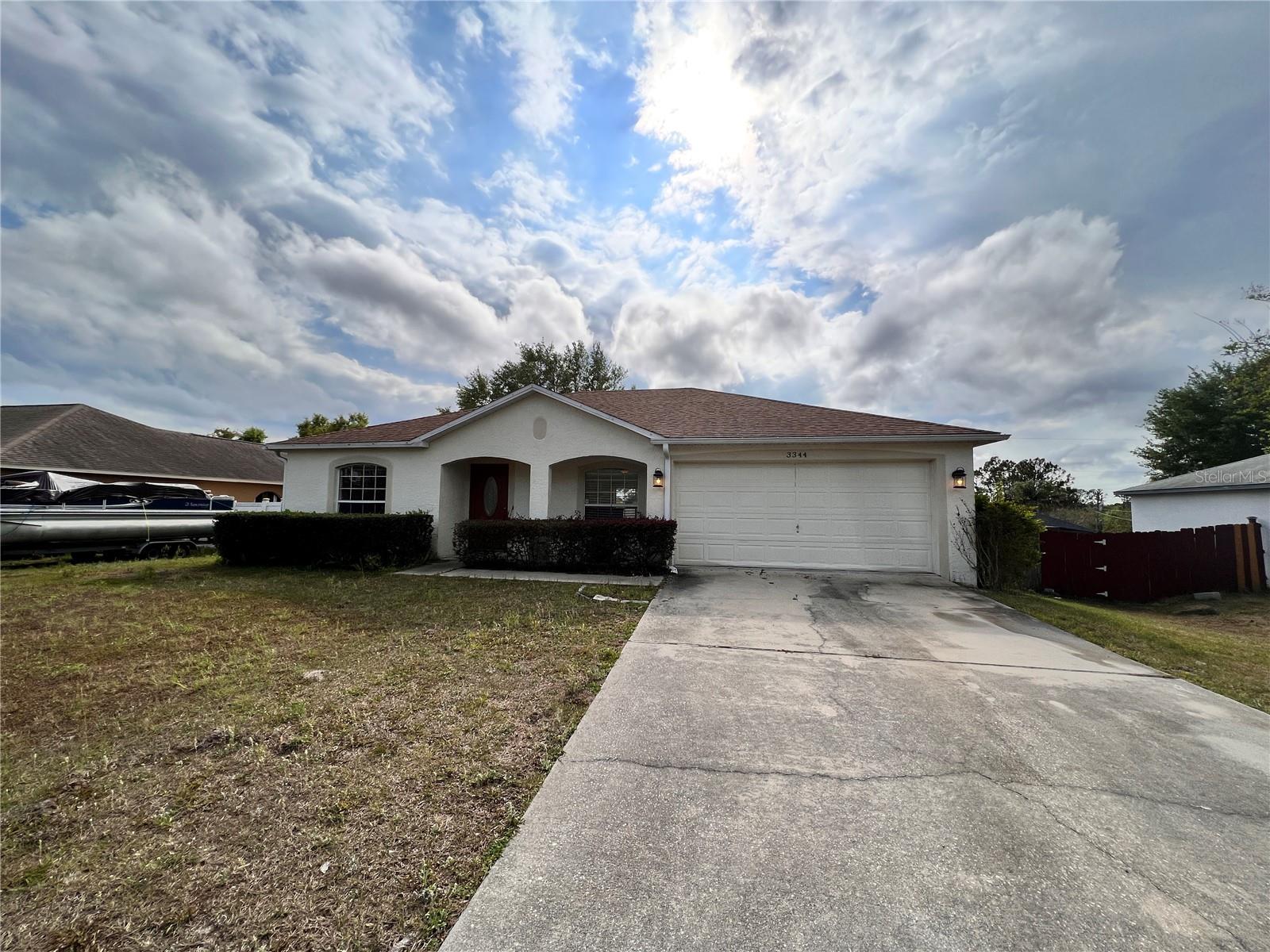 Single Family Residence in DELTONA, FL - Daniel Dourado