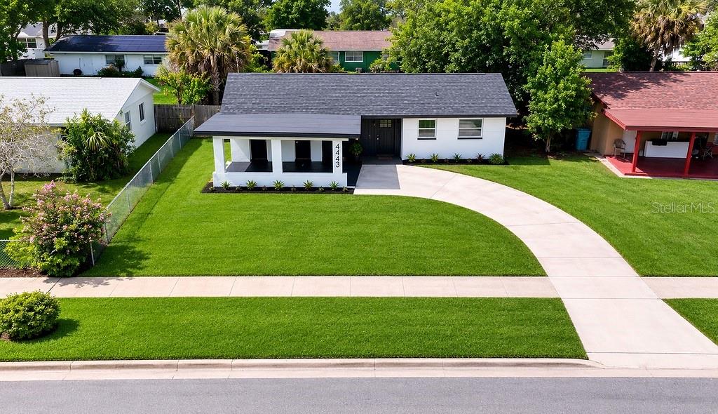 Single Family Residence in ORLANDO, FL - Daniel Dourado