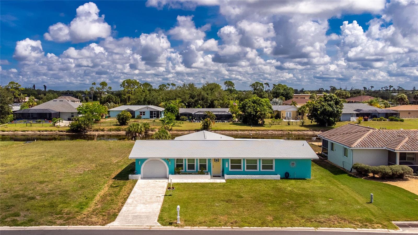 Single Family Residence in ROTONDA WEST, FL - Daniel Dourado