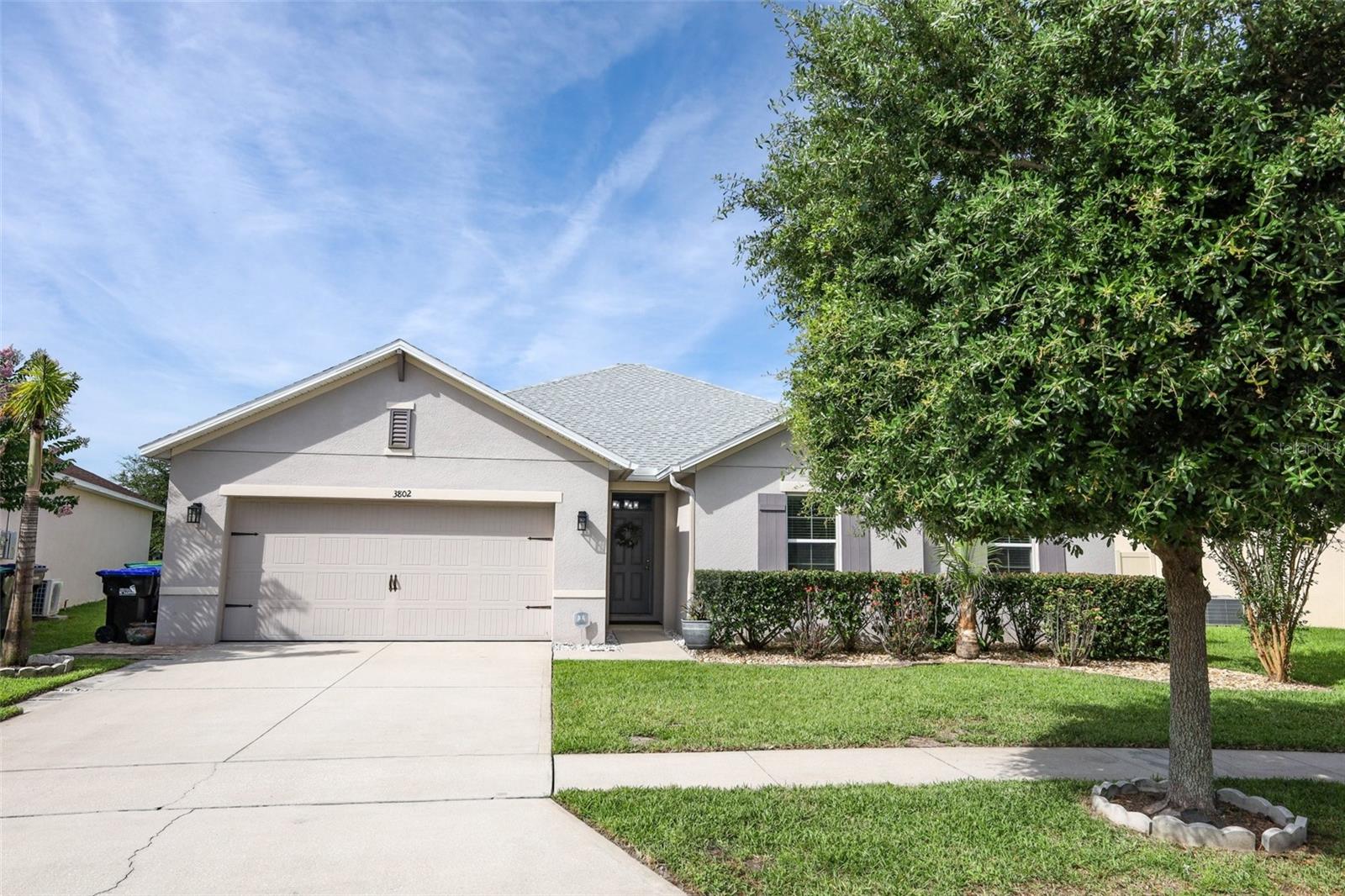 Single Family Residence in ORLANDO, FL - Daniel Dourado