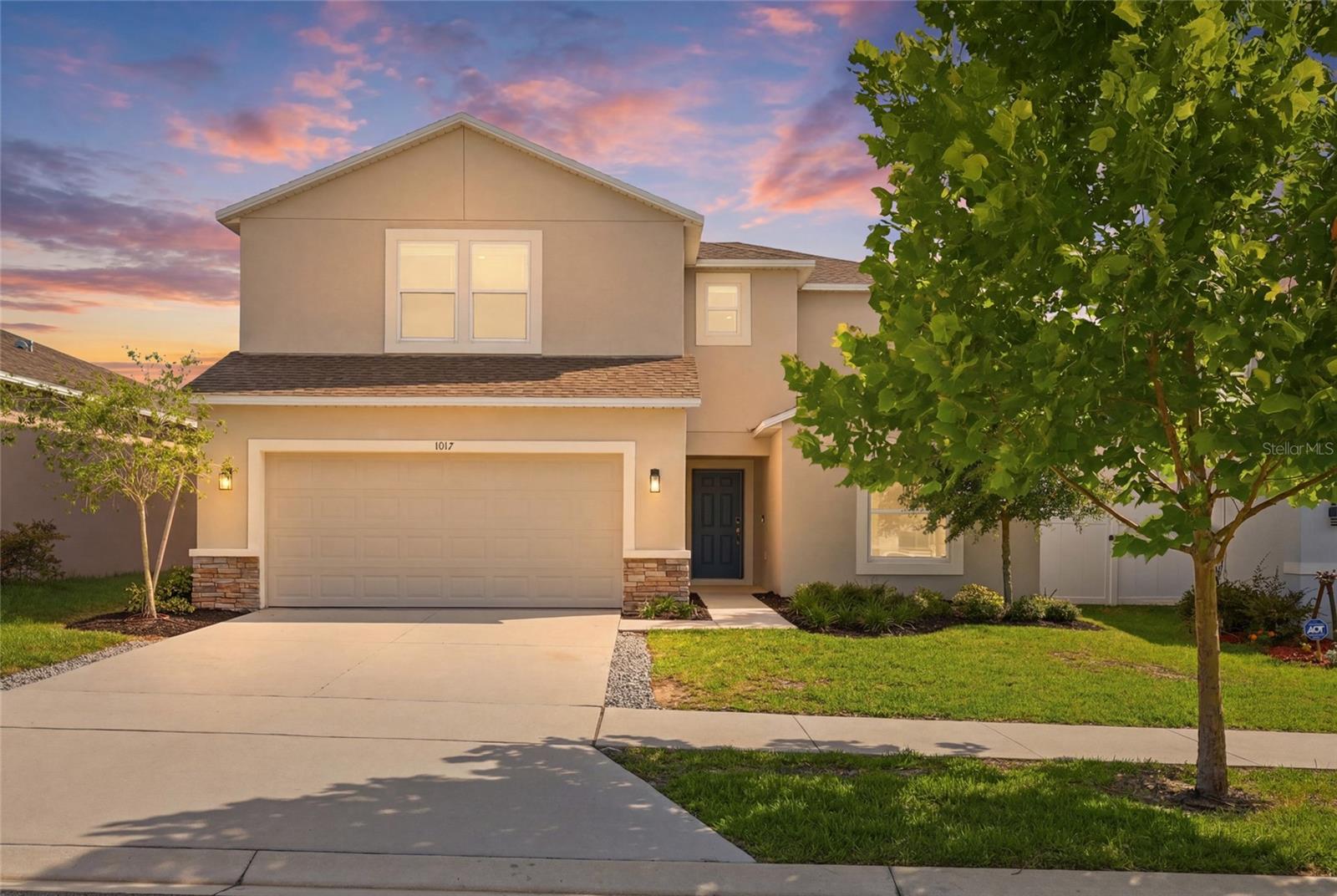 Single Family Residence in GROVELAND, FL - Daniel Dourado