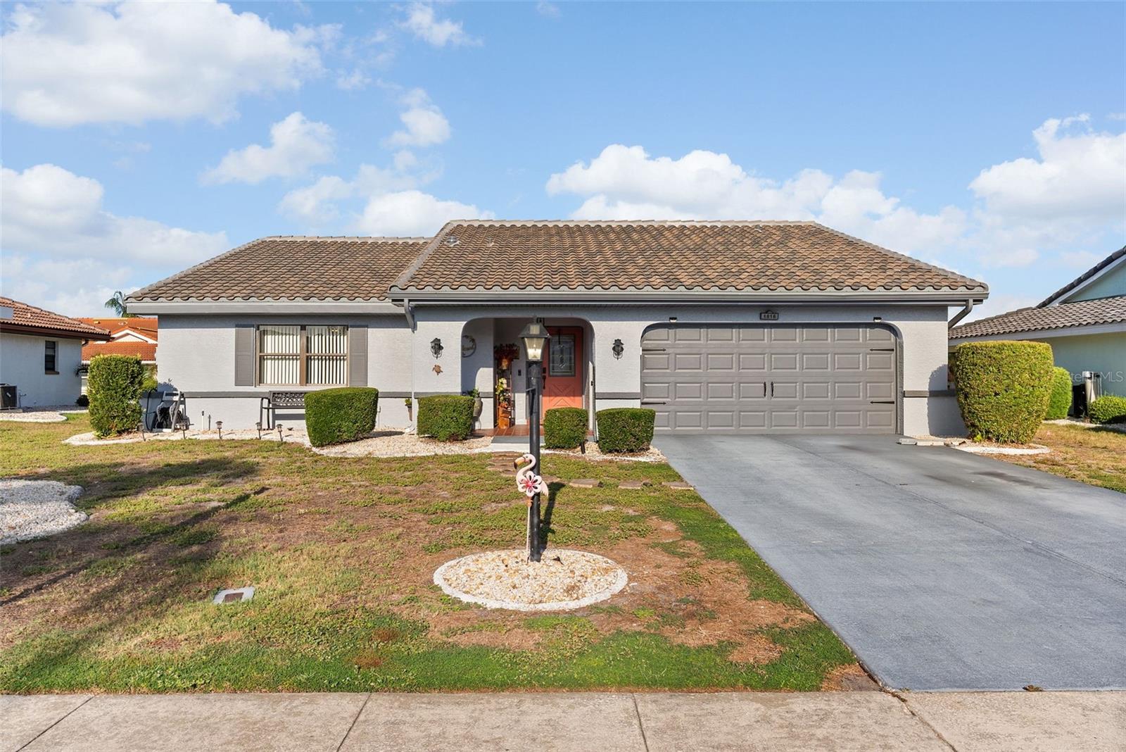 Single Family Residence em SUN CITY CENTER, FL - Daniel Dourado