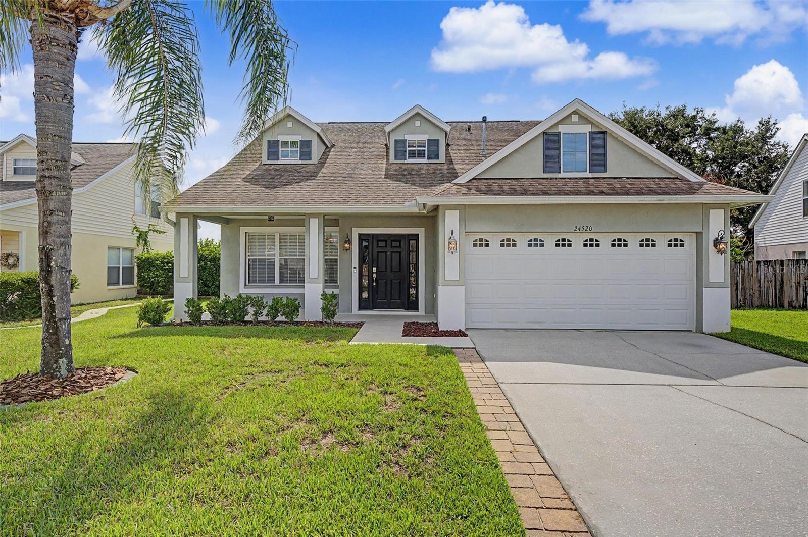 Single Family Residence in LUTZ, FL - Daniel Dourado
