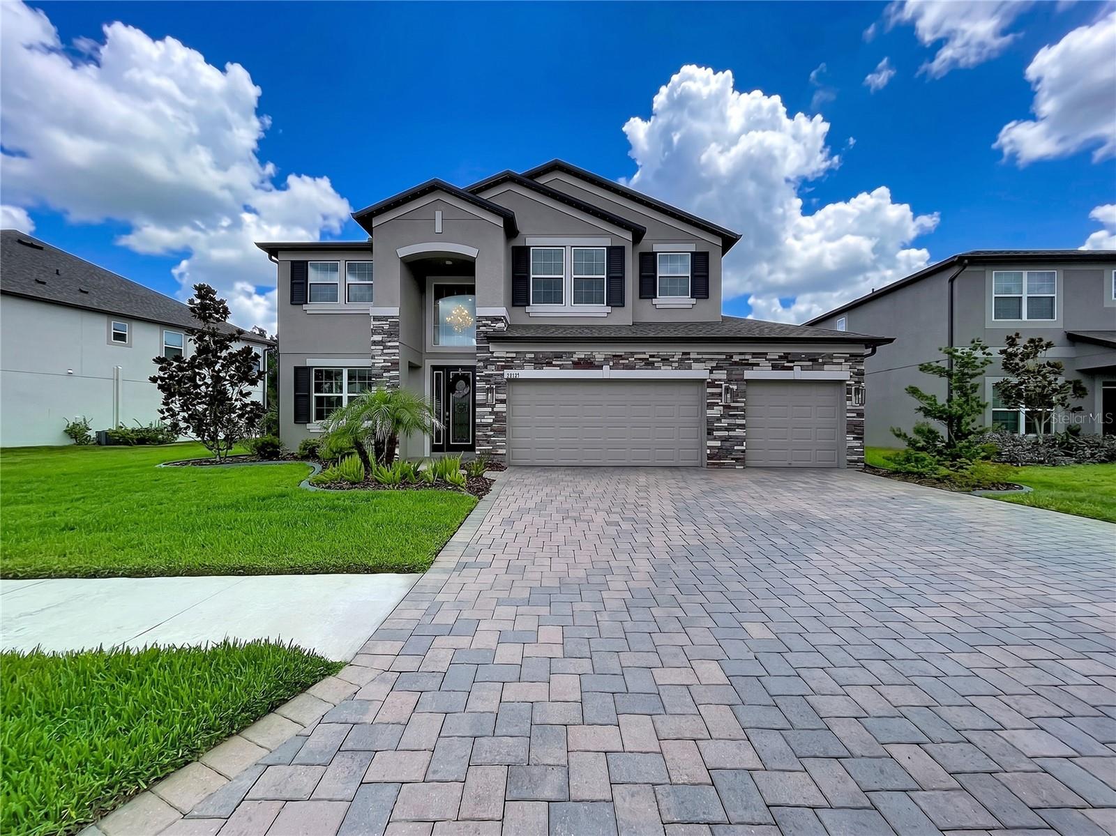 Single Family Residence in SPRING HILL, FL - Daniel Dourado