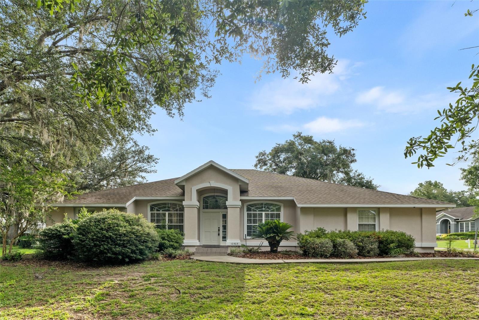 Single Family Residence in ALACHUA, FL - Daniel Dourado