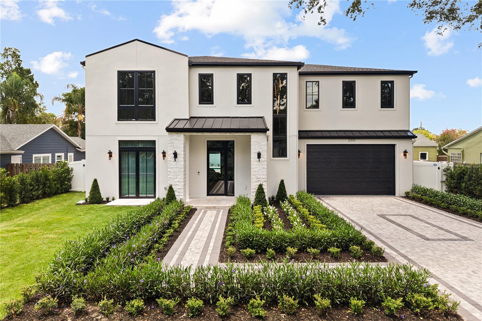 Single Family Residence in ORLANDO, FL - Daniel Dourado