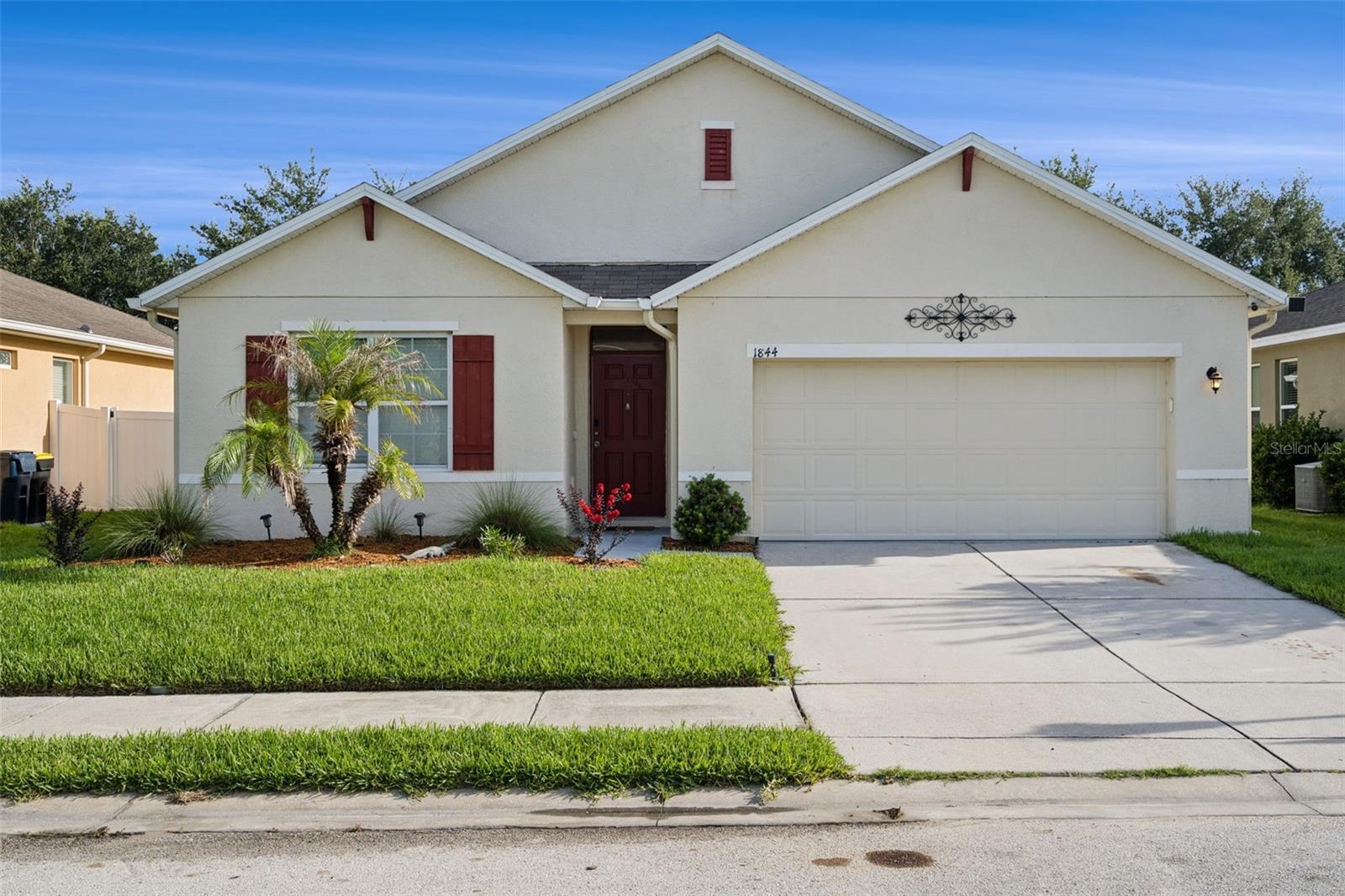 Single Family Residence in AUBURNDALE, FL - Daniel Dourado