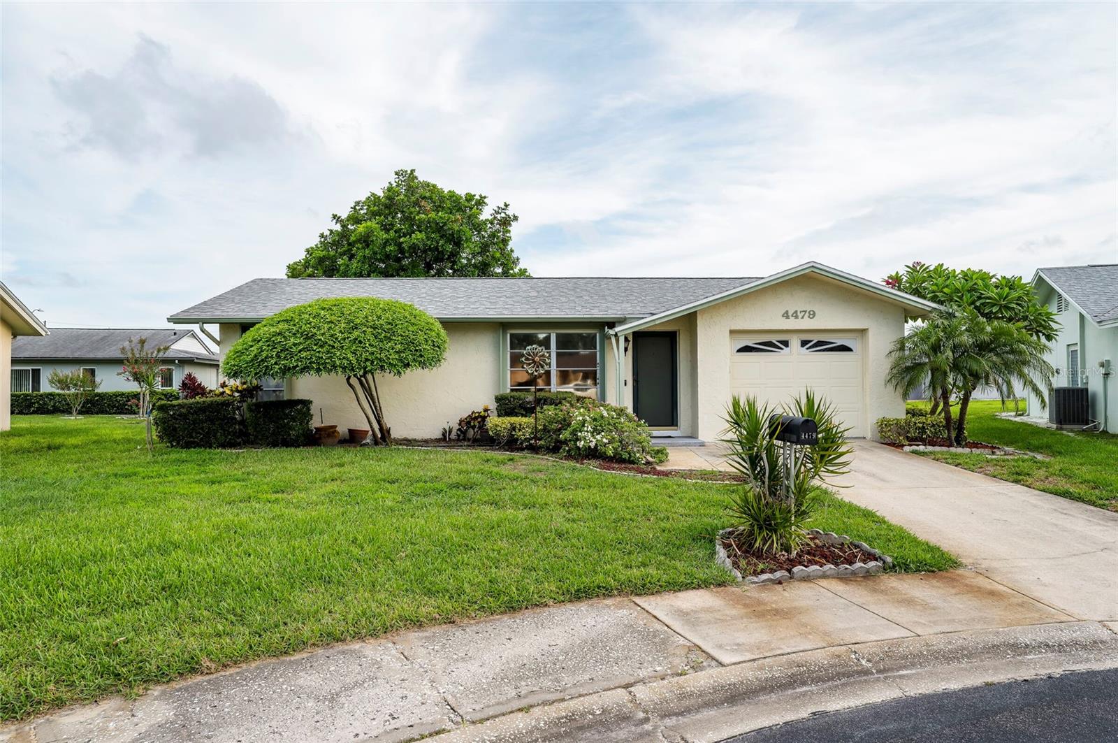 Single Family Residence em CLEARWATER, FL - Daniel Dourado