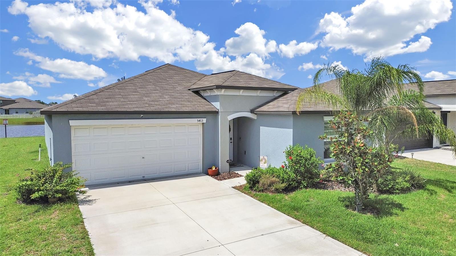 Single Family Residence in WIMAUMA, FL - Daniel Dourado
