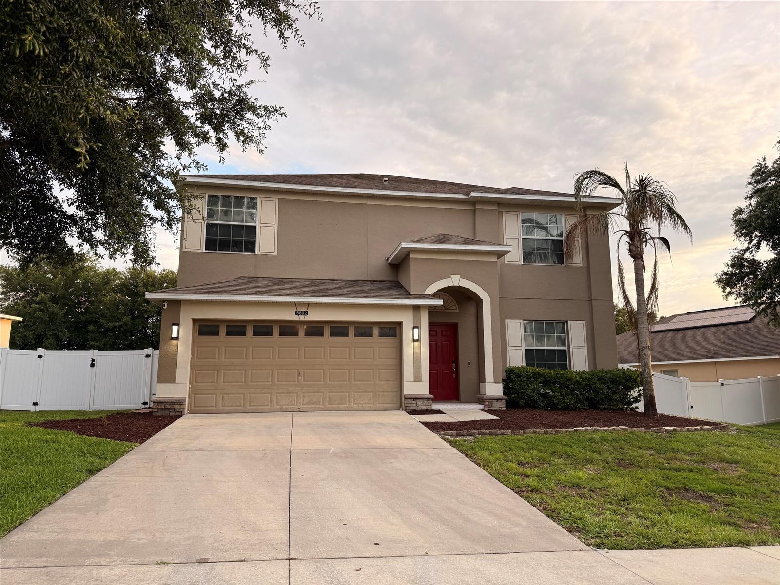 Single Family Residence in MOUNT DORA, FL - Daniel Dourado