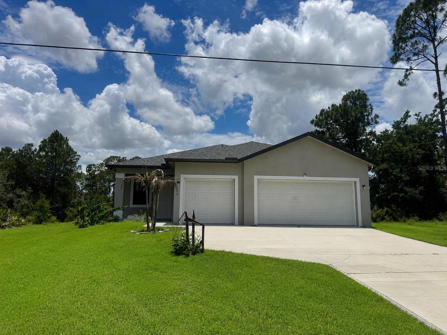 Single Family Residence in LEHIGH ACRES, FL - Daniel Dourado