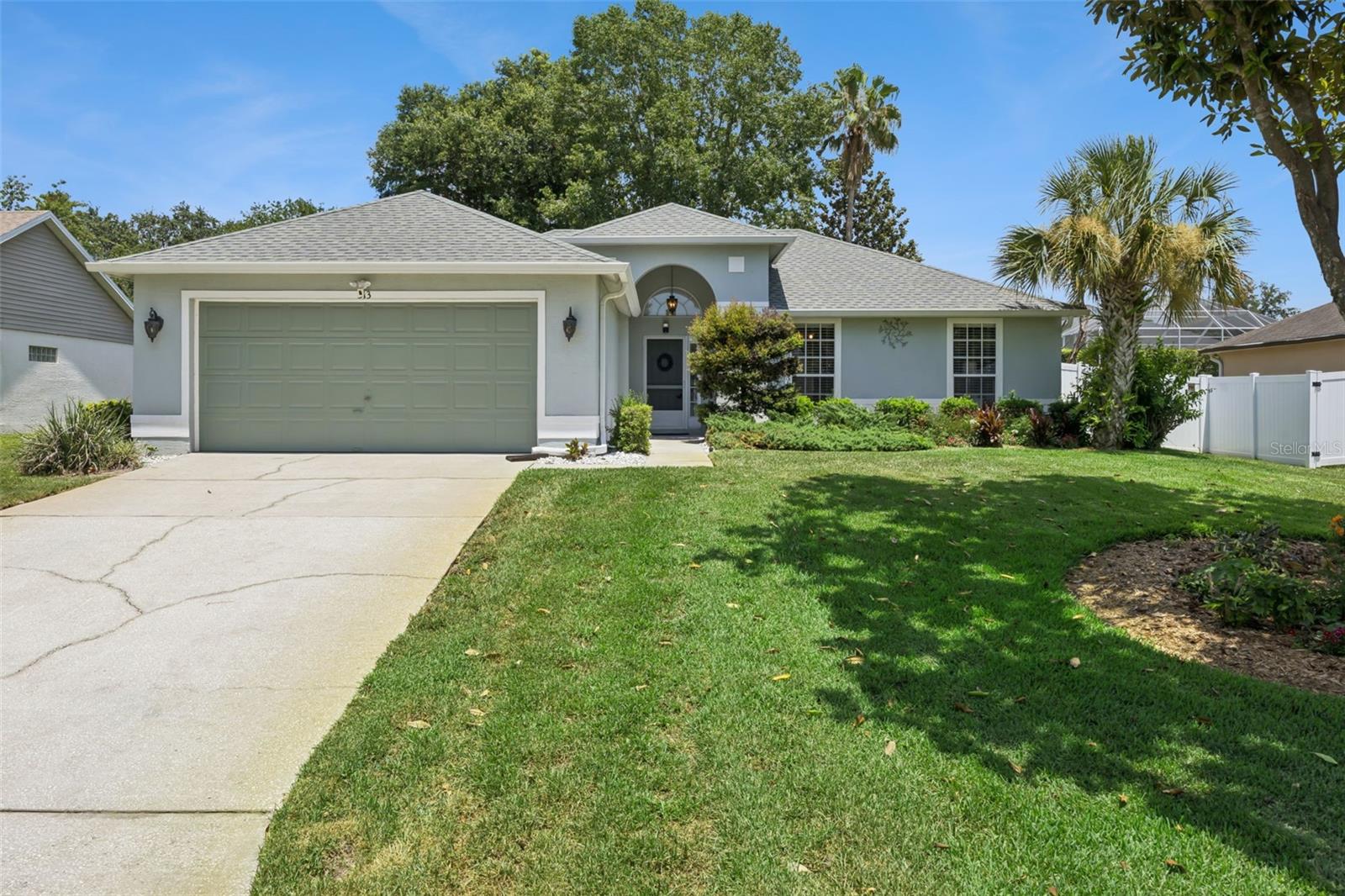 Single Family Residence in EUSTIS, FL - Daniel Dourado