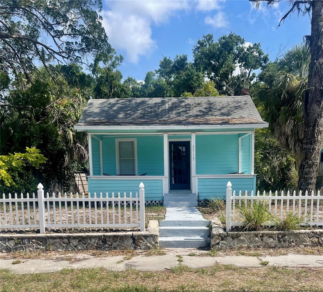 Single Family Residence in BRADENTON, FL - Daniel Dourado