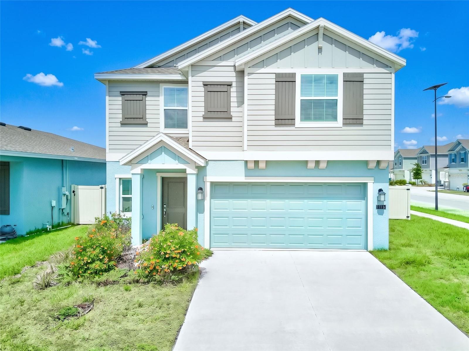 Single Family Residence in EAGLE LAKE, FL - Daniel Dourado