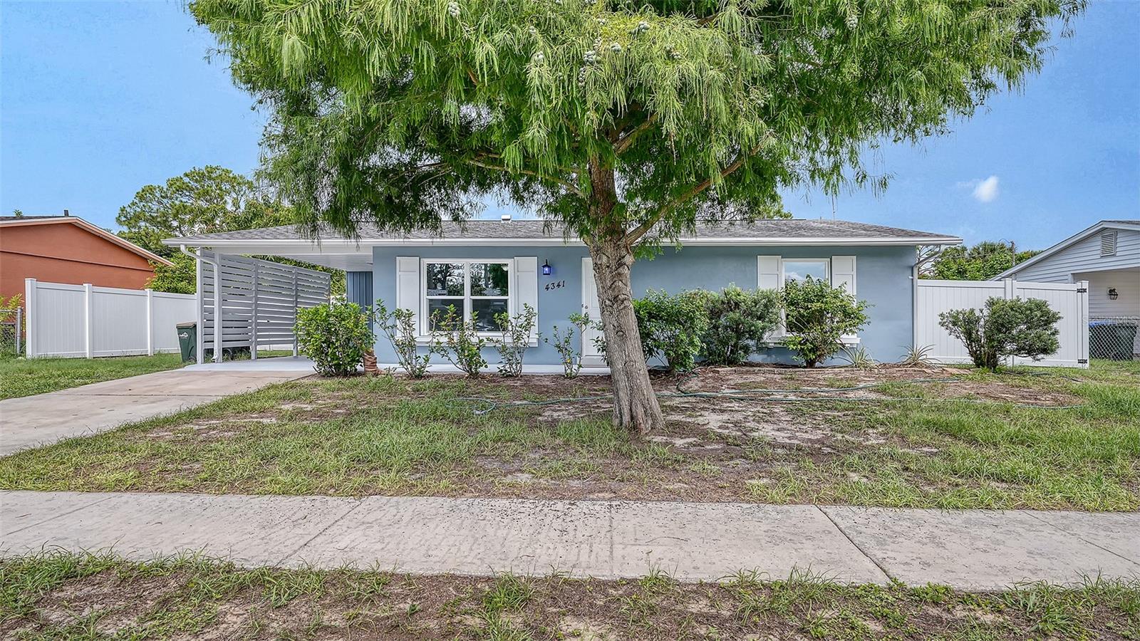 Single Family Residence in NORTH PORT, FL - Daniel Dourado