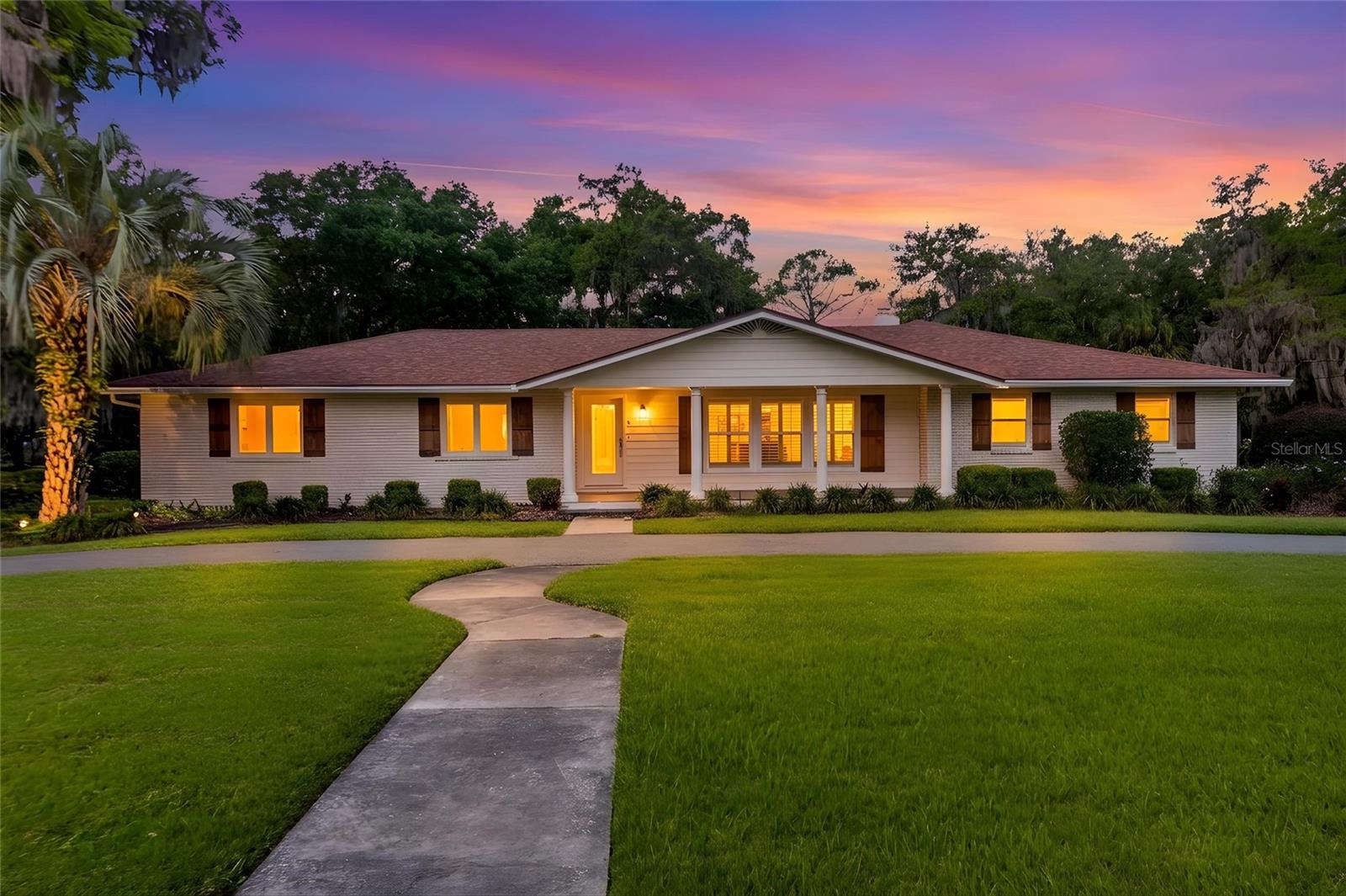 Single Family Residence in GAINESVILLE, FL - Daniel Dourado