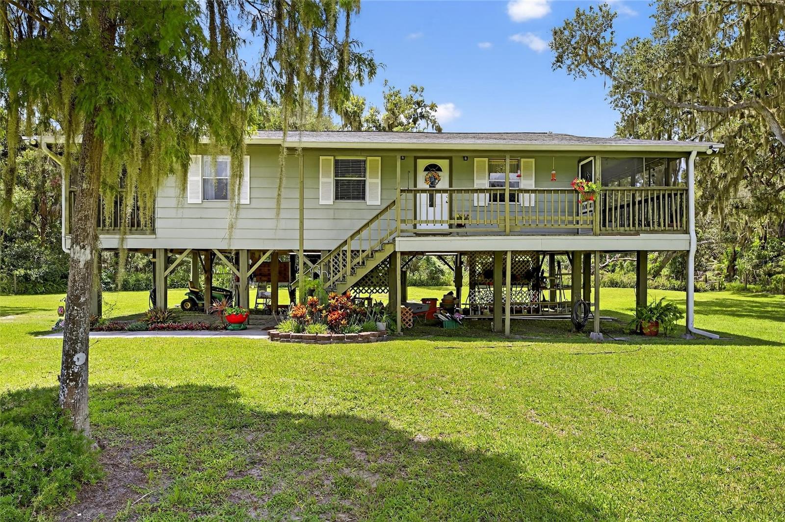 Single Family Residence in LITHIA, FL - Daniel Dourado