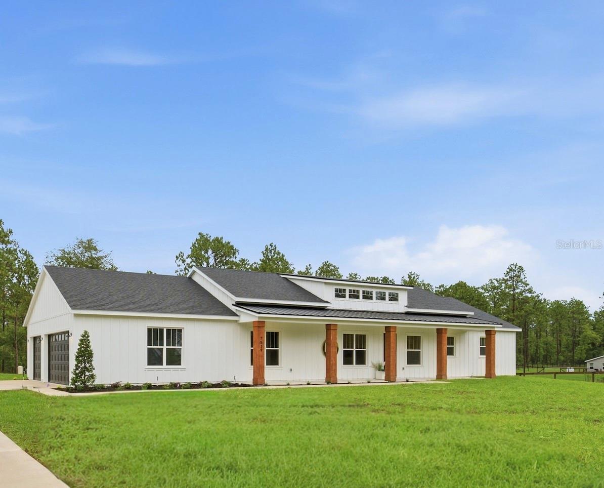 Single Family Residence in DUNNELLON, FL - Daniel Dourado