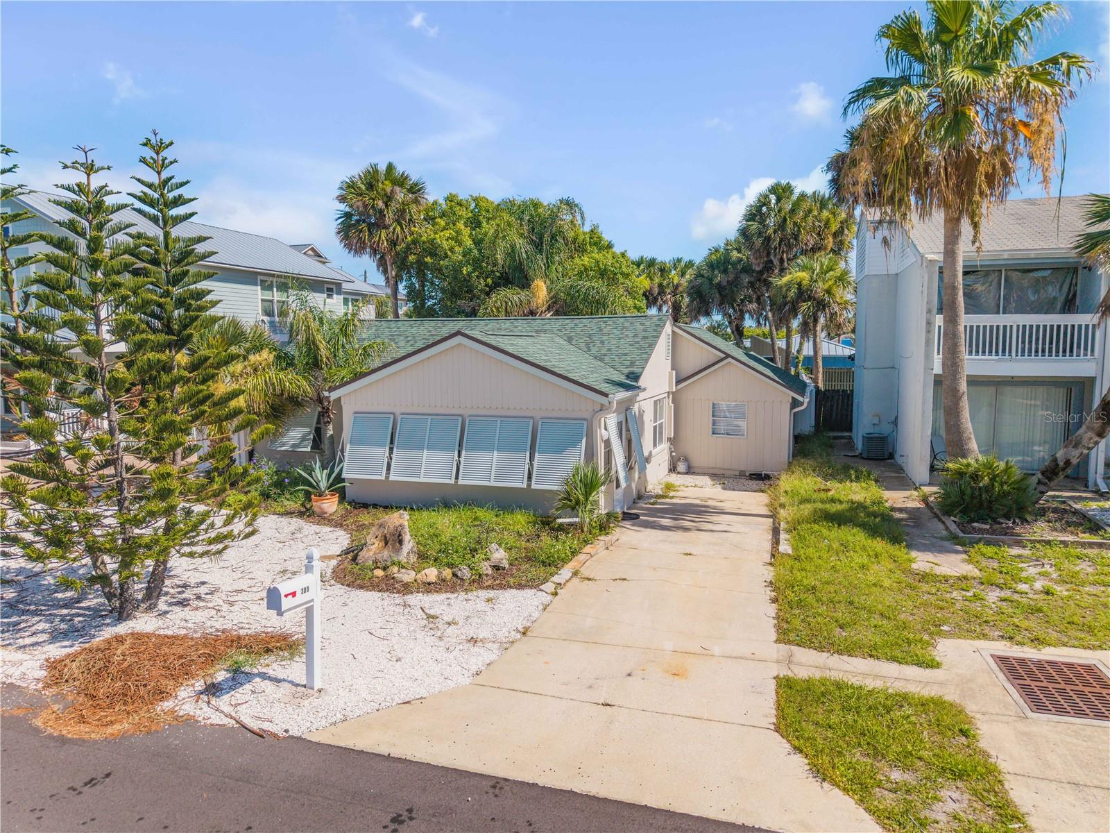Single Family Residence in NEW SMYRNA BEACH, FL - Daniel Dourado