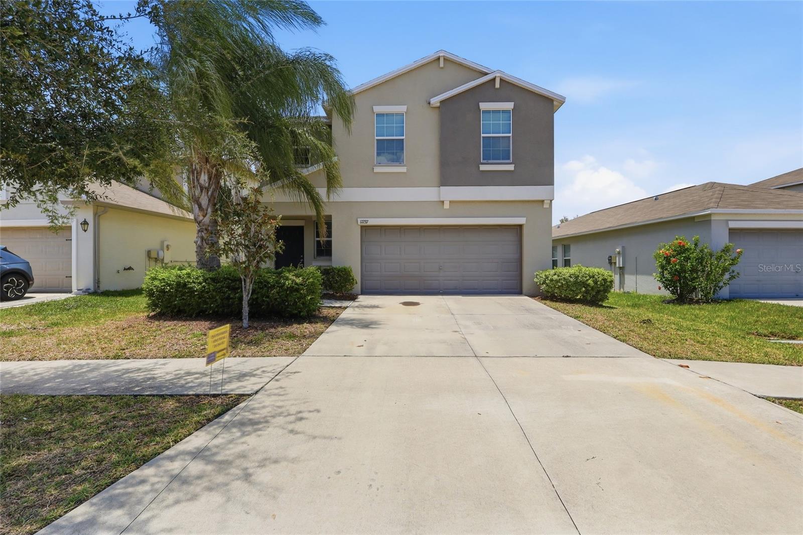 Single Family Residence in WIMAUMA, FL - Daniel Dourado