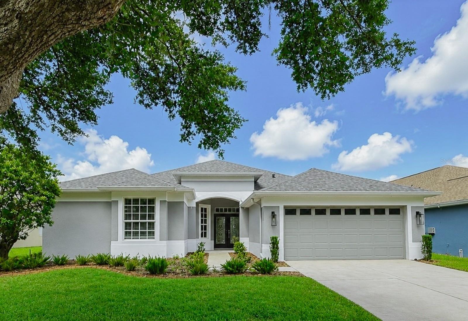Single Family Residence in LITHIA, FL - Daniel Dourado