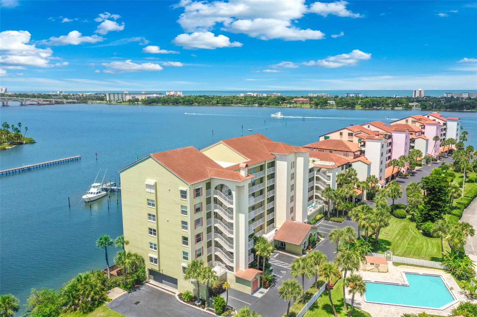 Condominium in DAYTONA BEACH, FL - Daniel Dourado