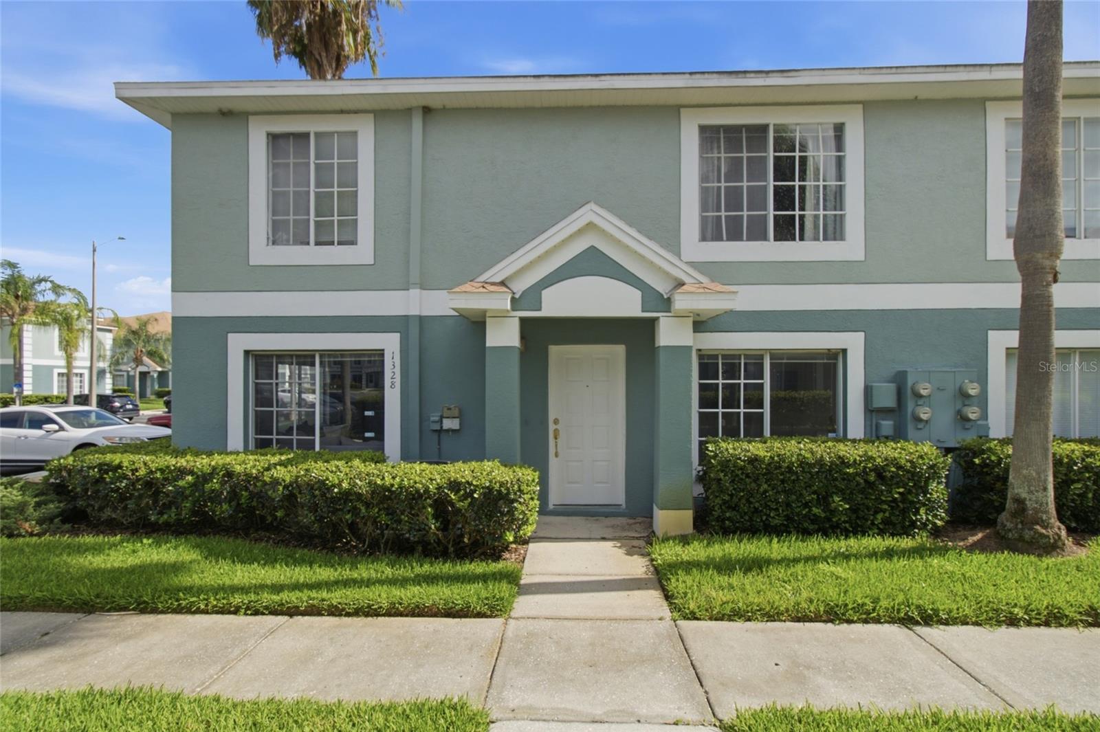Townhouse in BRANDON, FL - Daniel Dourado