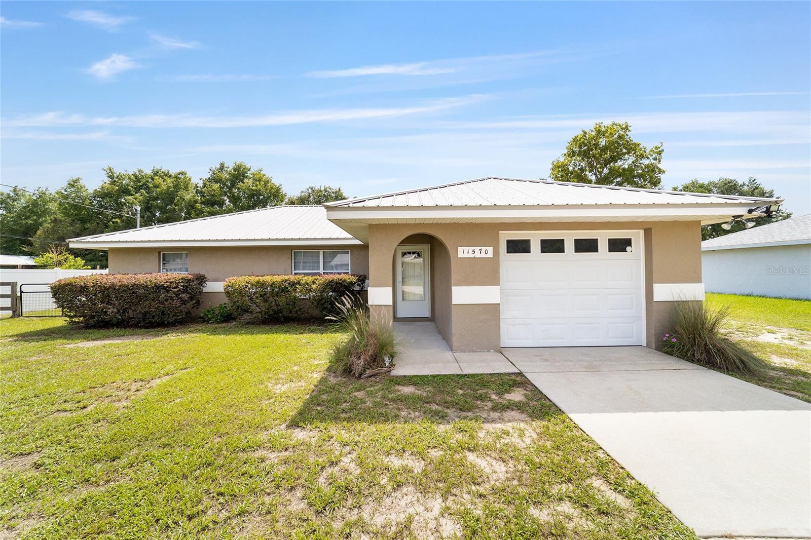 Single Family Residence em BELLEVIEW, FL - Daniel Dourado