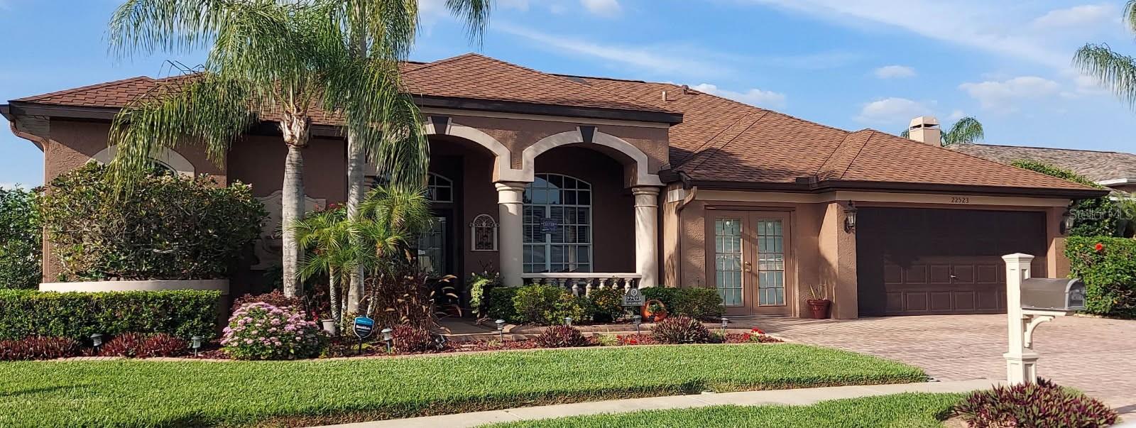 Single Family Residence in LUTZ, FL - Daniel Dourado