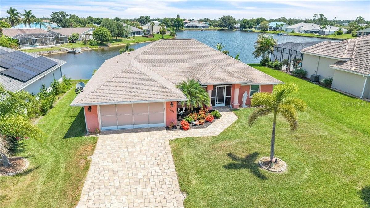 Single Family Residence in LAKE SUZY, FL - Daniel Dourado