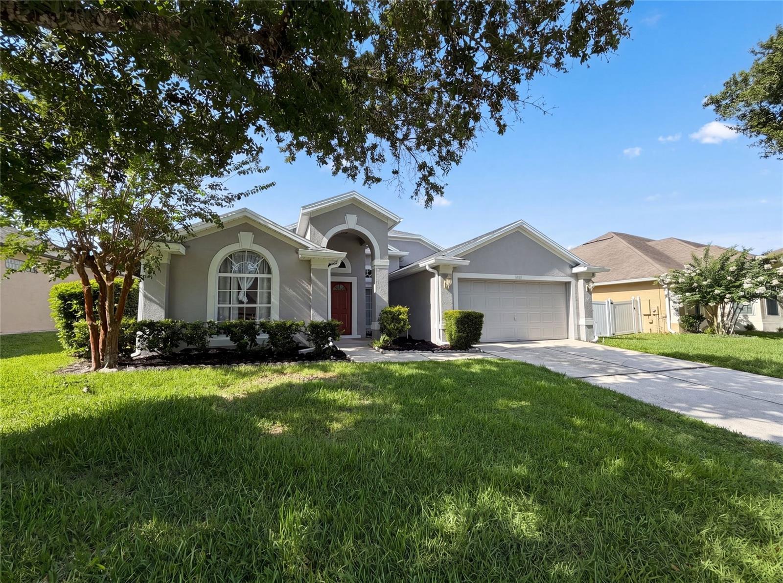 Single Family Residence em OVIEDO, FL - Daniel Dourado