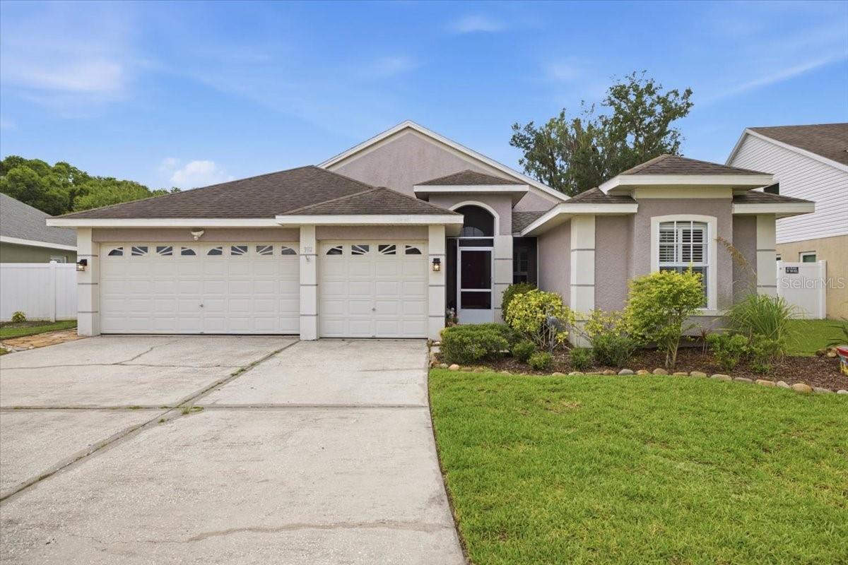 Single Family Residence in OLDSMAR, FL - Daniel Dourado