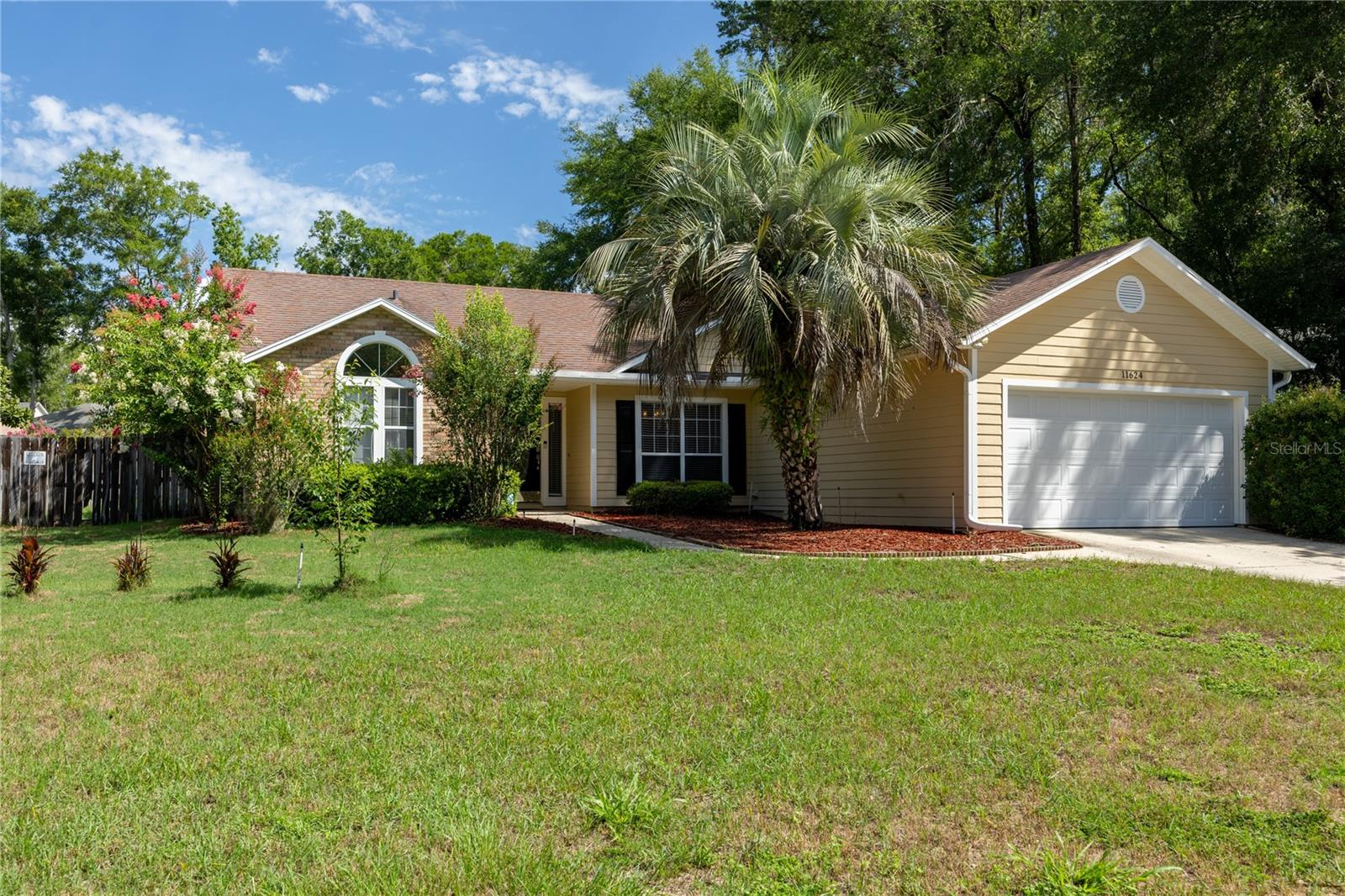 Single Family Residence in GAINESVILLE, FL - Daniel Dourado
