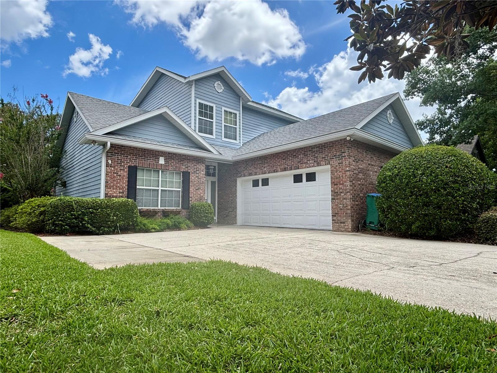 Single Family Residence in ALACHUA, FL - Daniel Dourado