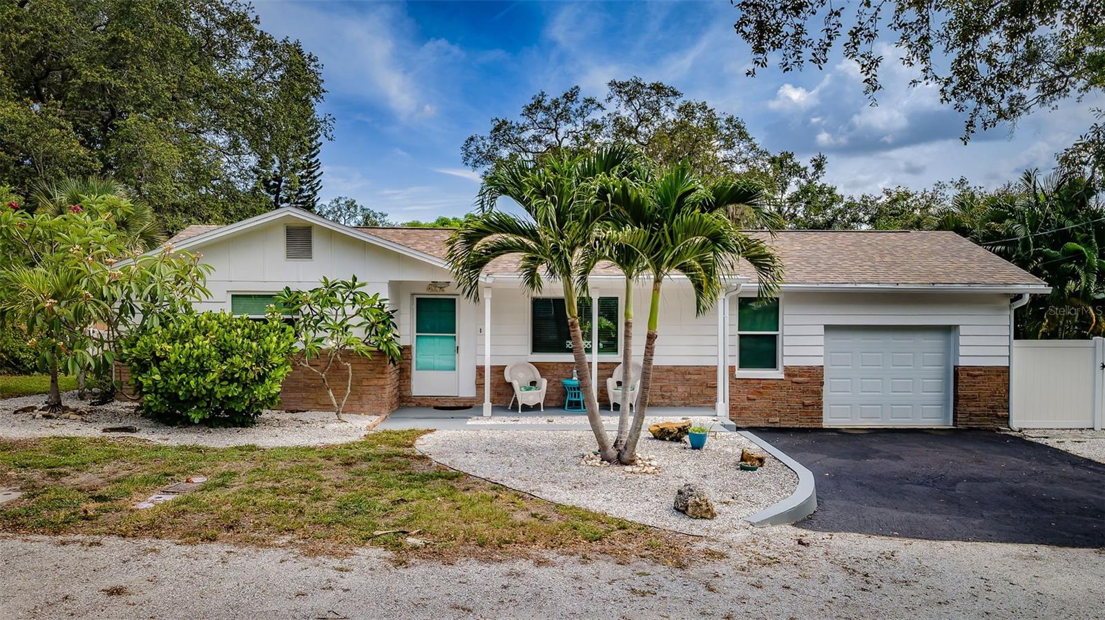Single Family Residence in PALM HARBOR, FL - Daniel Dourado
