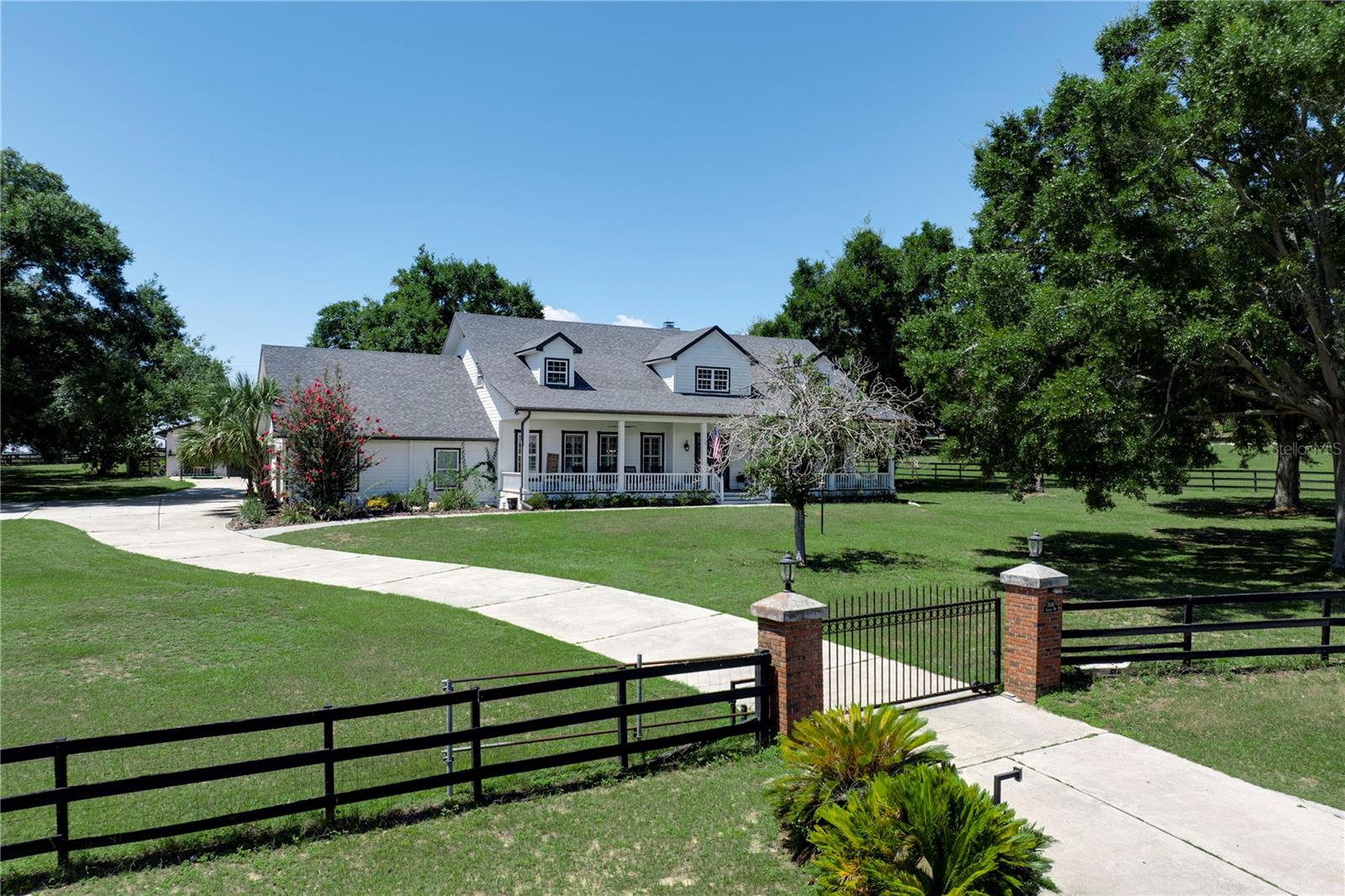 Single Family Residence in MONTVERDE, FL - Daniel Dourado