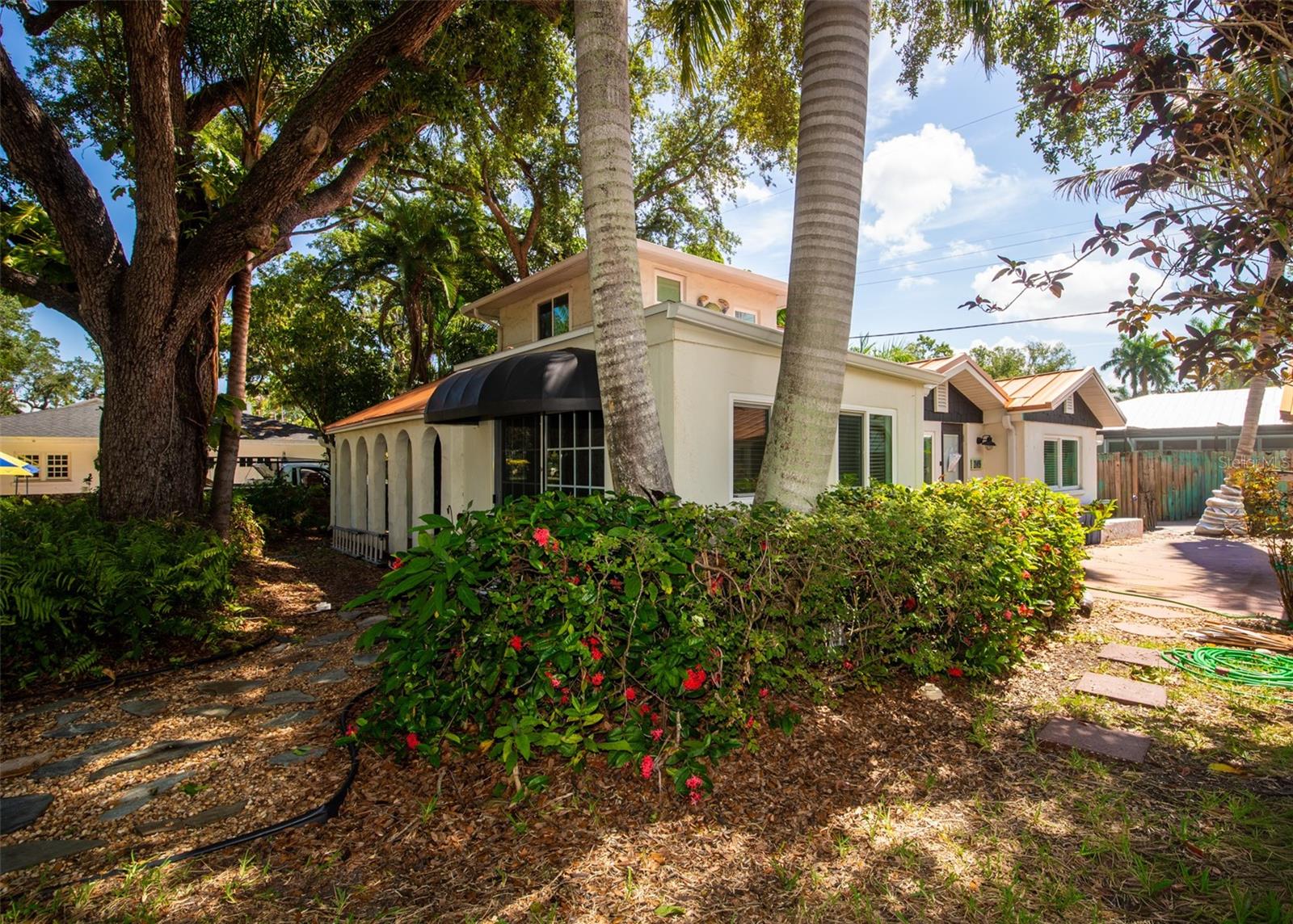 Single Family Residence in BRADENTON, FL - Daniel Dourado