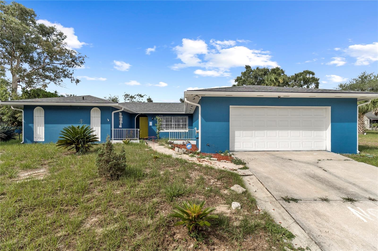 Single Family Residence in ORLANDO, FL - Daniel Dourado