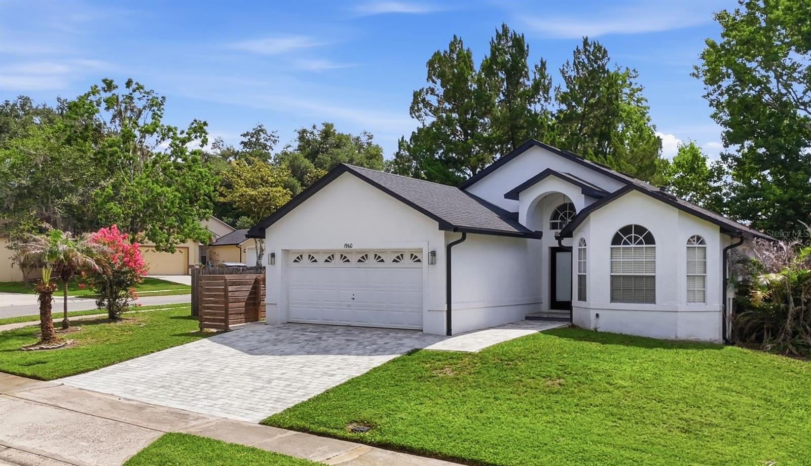 Single Family Residence em OVIEDO, FL - Daniel Dourado
