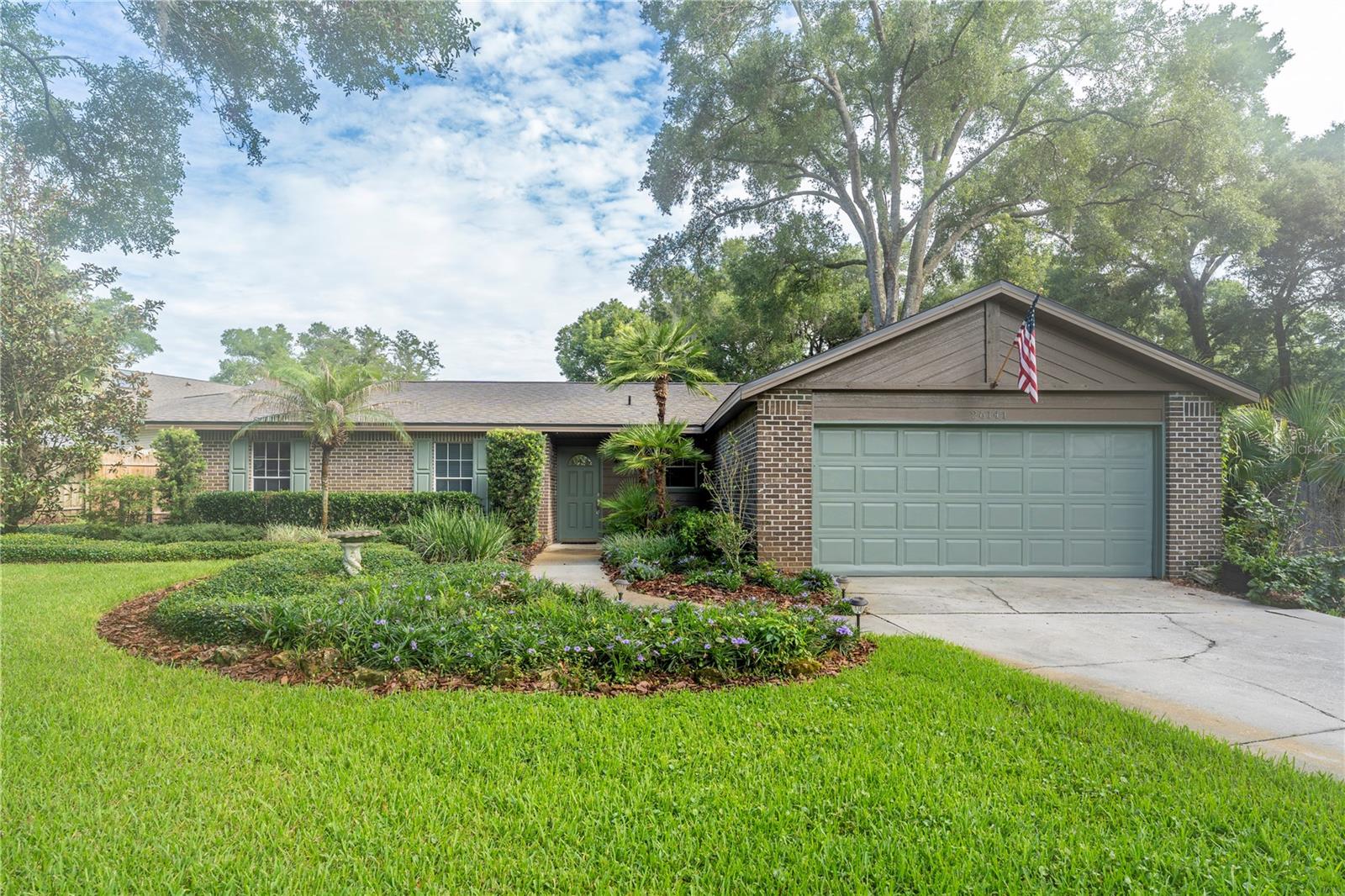 Single Family Residence in SORRENTO, FL - Daniel Dourado