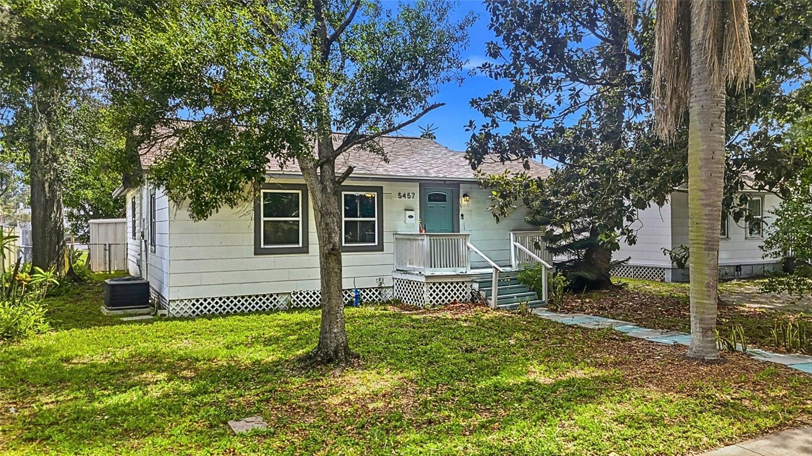 Single Family Residence em PINELLAS PARK, FL - Daniel Dourado
