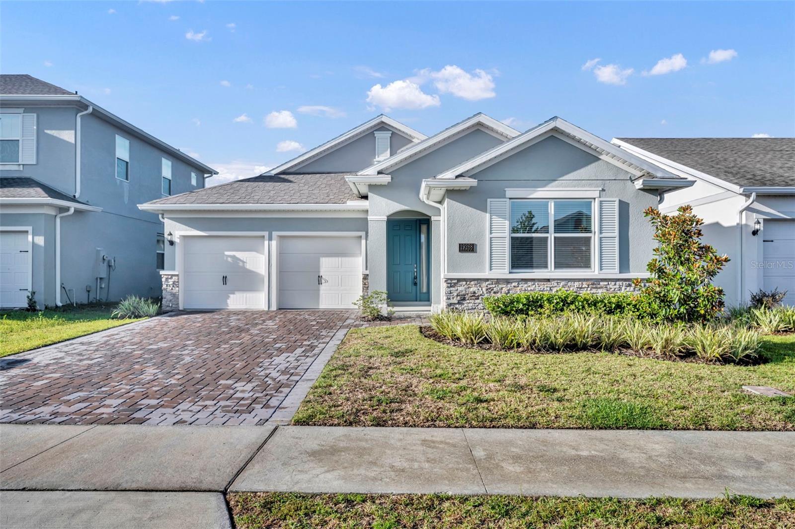 Single Family Residence in ORLANDO, FL - Daniel Dourado